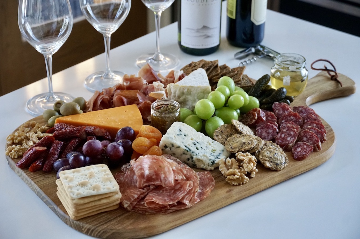10 BEST CHEESES FOR CHARCUTERIE BOARDS