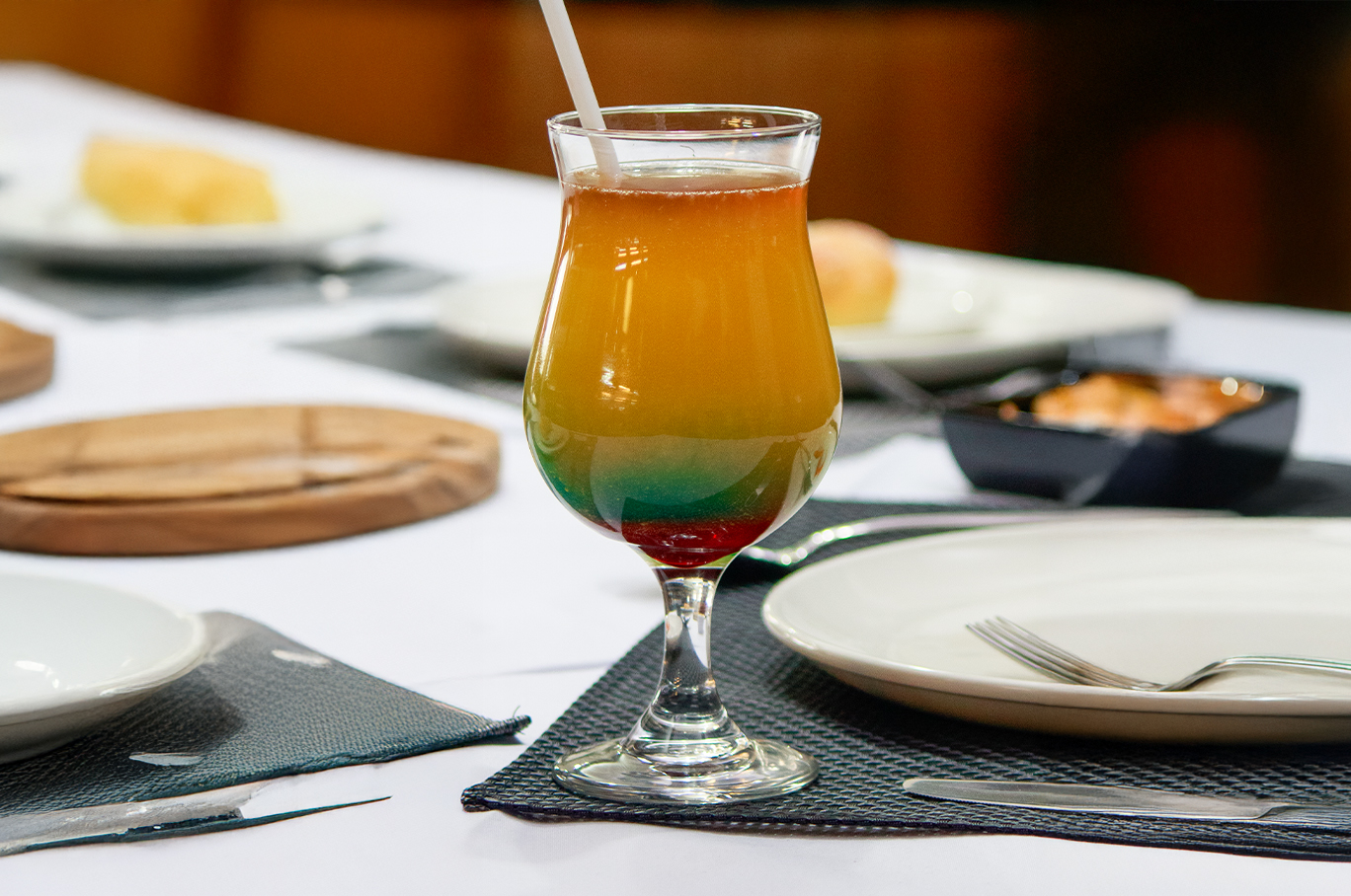 TROPICAL SUMMER MOCKTAILS: COLOURFUL & REFRESHING