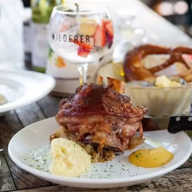 WILDERER OKTOBERFEST 🍻🥨

Head to La Grapperia at Spice Route, Paarl on 24 & 31 October for German food, CBC beer, Wilderer Schnaps, live music, games and prizes.

🎟 R500 per person, including R450 food & drink credit.

Make a weekend of it with Wilderer Cottages: Book 2 nights, pay for 1.

Book your tickets: https://wilderer.co.za/product-category/events/

#WildererOktoberfest #OktoberfestPaarl #CapeWinelands #PaarlEvents #CoreCateringSupplies